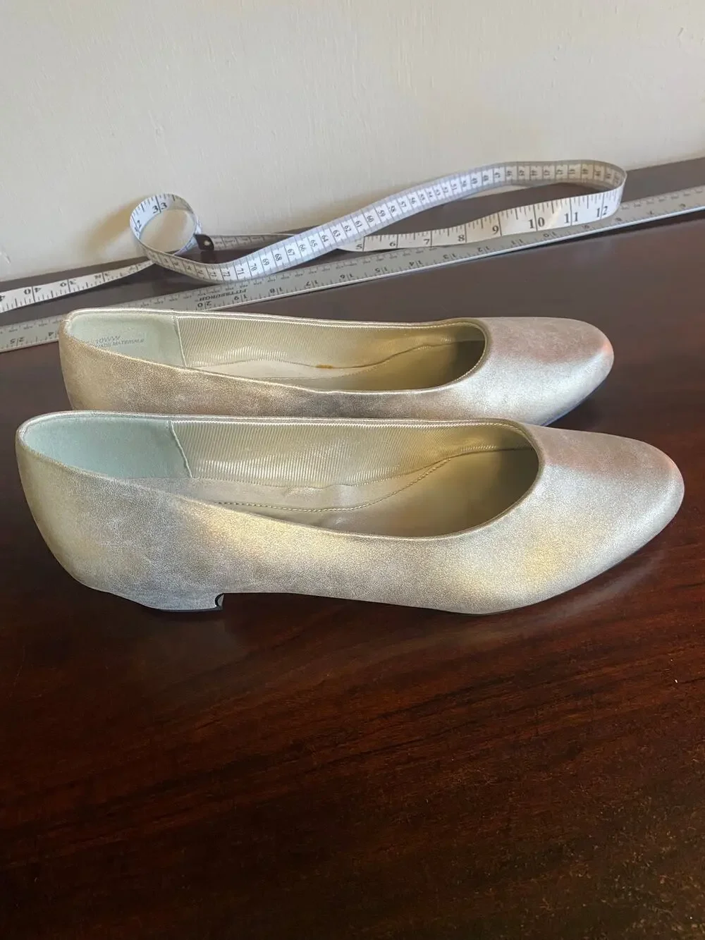 NWOT Easy Street Champagne Gold Pumps 10WW